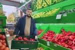 FOTO | „Asta ne trebuia, nu săli de jocuri de noroc” / Un aprozar deschis la Sibiu vinde legume românești cu prețuri sub 10 lei/kg / Magazinul este, de fapt, o cooperativă agricolă formată din 75 de familii de producători