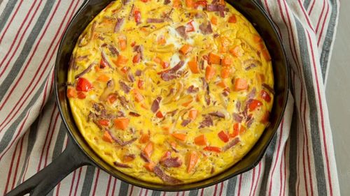 Un mic dejun cu carnea de vită rămasă de la cină: Corned Beef Frittata, un preparat delicios și consistent