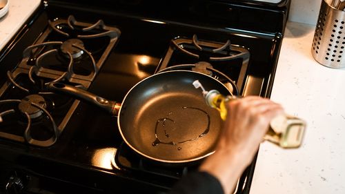 China se reorientează spre Europa pentru exporturile sale de ulei de gătit uzat / Trump a impus taxe de 125% pentru acest ingredient folosit în aviație și ca biocombustibil