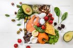 Zincul, mineralul care ar putea încetini îmbătrânirea. Cercetătorii avertizează însă că excesul are efectul opus / Printre cele mai bune surse alimentare se numără fructele de mare, carnea, produsele lactate, nucile și semințele