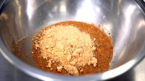 O pulbere liofilizată din resturi de mere, testată cu succes ca adaos la carne. Câștigă tot mai mult teren conceptul de blended meat, carne adiționată cu componente vegetale