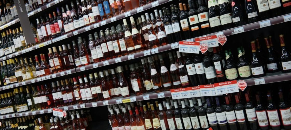 Polonia vrea să interzică vânzarea alcoolului pe timpul nopții / Seimul a aprobat și eliminarea reclamelor la bere, iar legea merge acum la Senat
