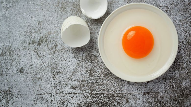 Ce arată culoarea gălbenușului despre calitatea oului / Nuanța portocalie nu garantează o valoare nutritivă mai mare
