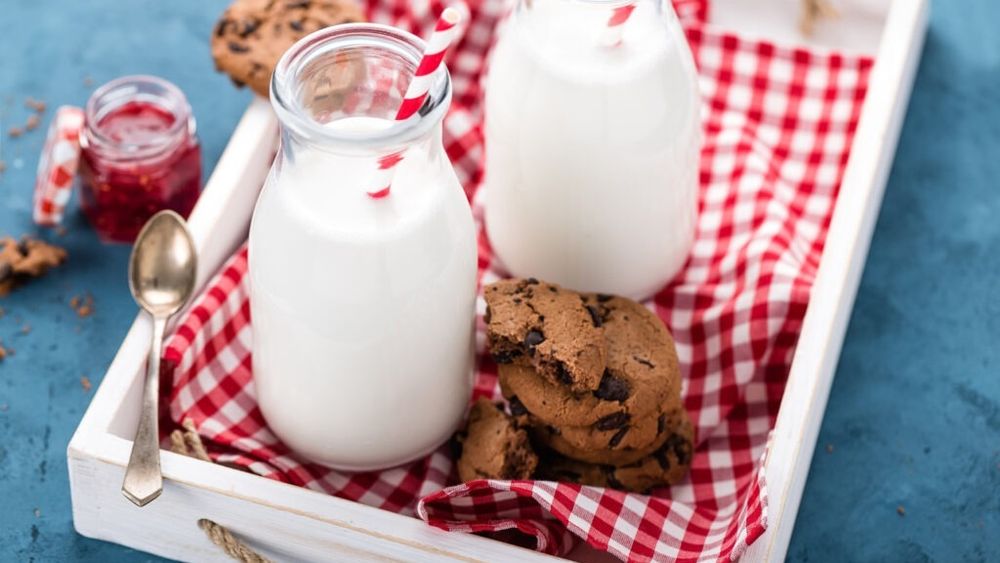 Iaurturi de băut – ce alegem? Sana, lapte bătut, kefir, iaurt de băut sau ayran? / Diferențele dintre băuturi și care se potrivește cel mai bine stilului tău de viață și nevoilor tale nutriționale