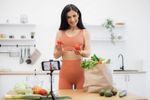 10 mituri despre alimentație pe care nutriționiștii vor să le uităm odată pentru totdeauna / De la carbohidrați la fructe și detoxifiere