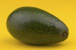 Cum alegi un avocado bun. Detaliul simplu pe care trebuie să-l verifici înainte să-l cumperi