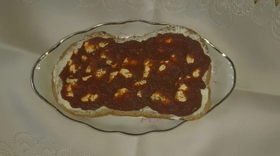 painre cu margarină si buion-meniu comunist