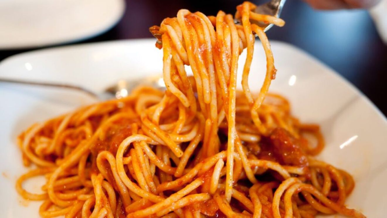 Pastele aduc fericirea, indică un studiu al Universității Cattolica Sacro Cuore de la Roma, care a analizat efectele neuropsihologice ale mâncării tradiționale a italienilor. Inclusiv pentru că se mănâncă în grup și stimulează socializarea