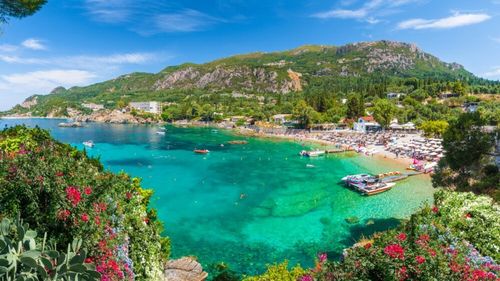 Șase vinuri care spun povestea viticulturii insulei Corfu / „Legendele spun că Kakotrygis a fost vinul oferit lui Ulise de regele Alcinoos”