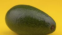 Cum alegi un avocado bun. Detaliul simplu pe care trebuie să-l verifici înainte să-l cumperi
