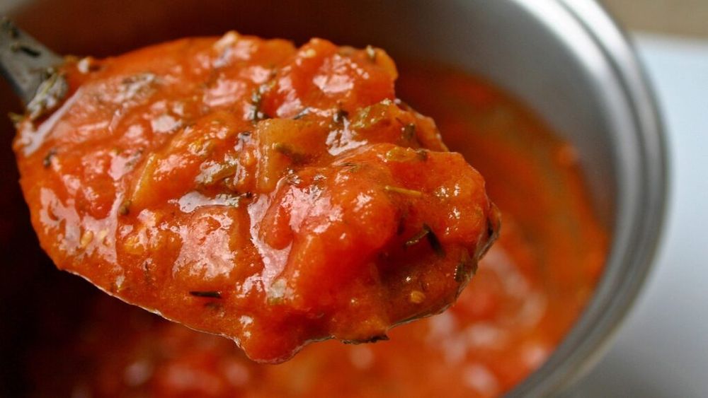Sos marinara ușor/Rețeta de casă cu roșii proaspete, de inspirație mediteraneană
