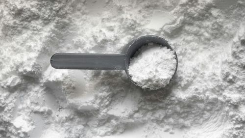 Un ingredient din dressinguri, înghețată și produse fără gluten, asociat cu inflamația intestinală într-un studiu. Ce au descoperit cercetătorii
