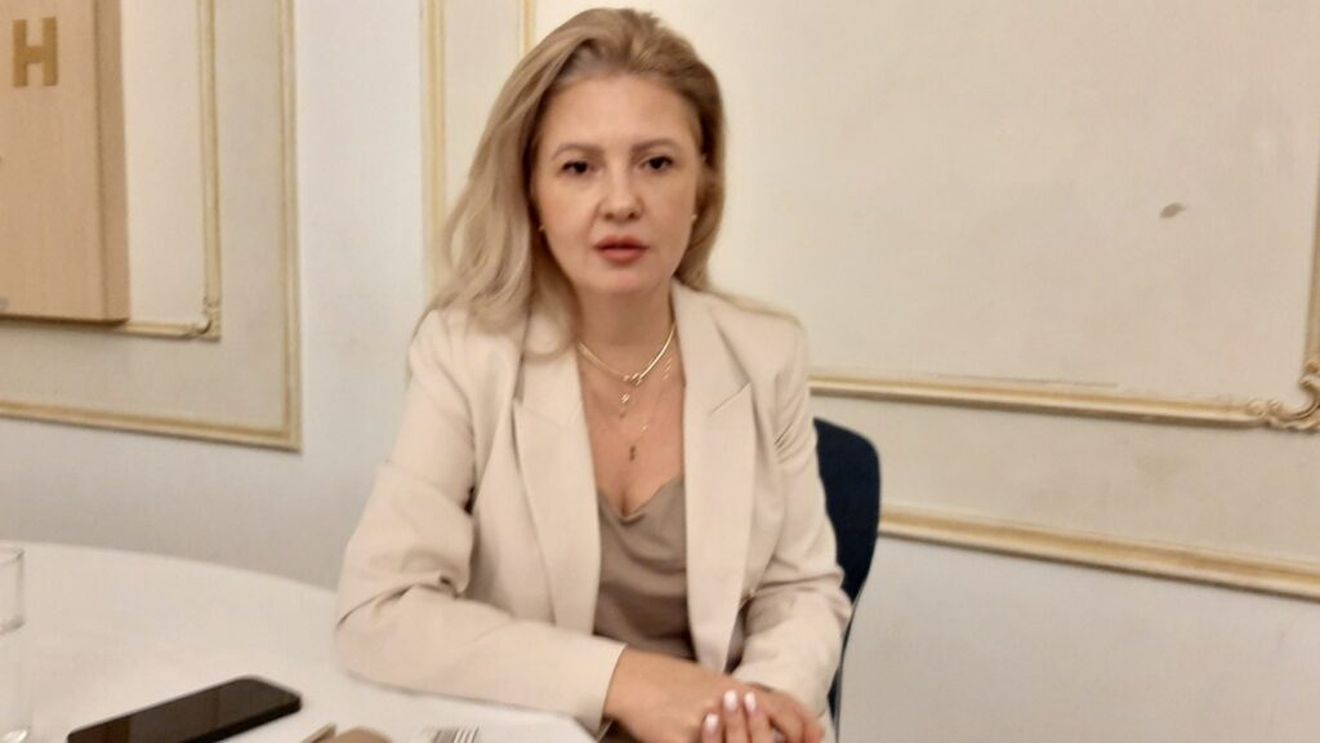 VIDEO | Ladies&Business (Episodul 9) / Simona Munteanu sau despre eleganța presei agricole. „Ne deplasăm la toate evenimentele importante din țară și chiar din străinătate și încercăm să aducem de acolo cele mai noi informații, de folos în fermele din România”