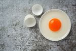 Ce arată culoarea gălbenușului despre calitatea oului / Nuanța portocalie nu garantează o valoare nutritivă mai mare