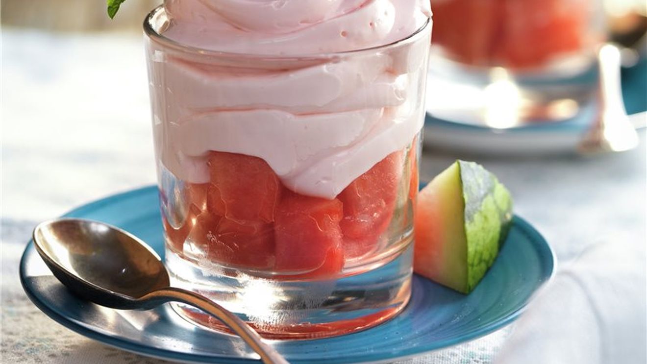 Desert lejer de duminică, răcoritor și hidratant. Mousse de pepene verde