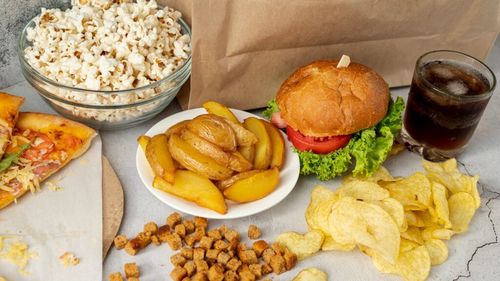 Un nou studiu american arată legătura dintre alimentele ultraprocesate și riscul crescut de polipi intestinali la femeile sub 50 de ani 