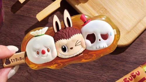 FOTO | Popularele figurine Labubu intră în bucătărie/ Jucăriile care au cucerit copiii, adulții și mai ales rețelele sociale sunt prezentate sub formă de alimente în miniatură