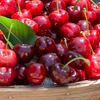Delicii de sezon în Piața Matache/ Festivalul Cireșelor și al Căpșunilor în weekend