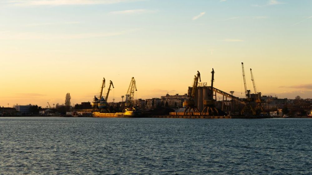 Exporturile de cereale ale Rusiei și Ucrainei prin Marea Neagră sunt aproape inexistente. Peste 97% din capacitate, blocată de atacuri
