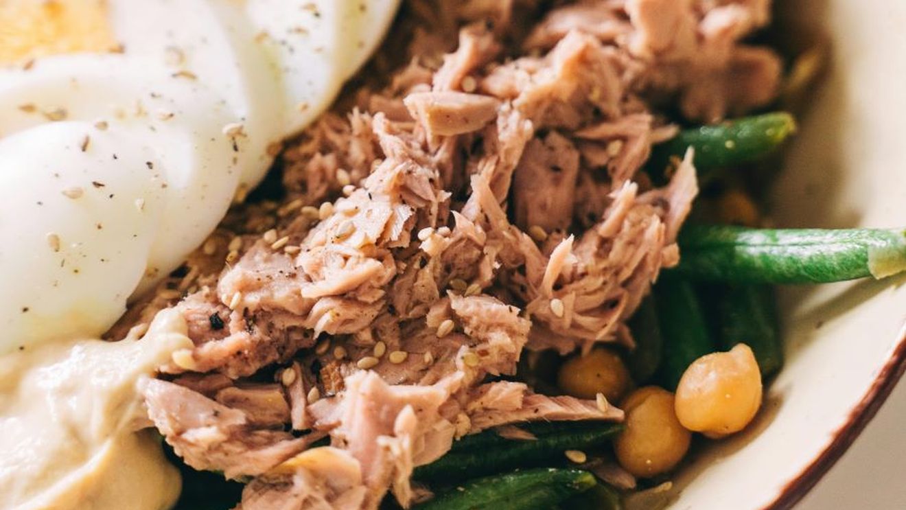 Diferențe dintre peștele la conservă și cel proaspăt / Ce alegi pentru o alimentație echilibrată / Calitățile peștelui conservat sunt dovedite