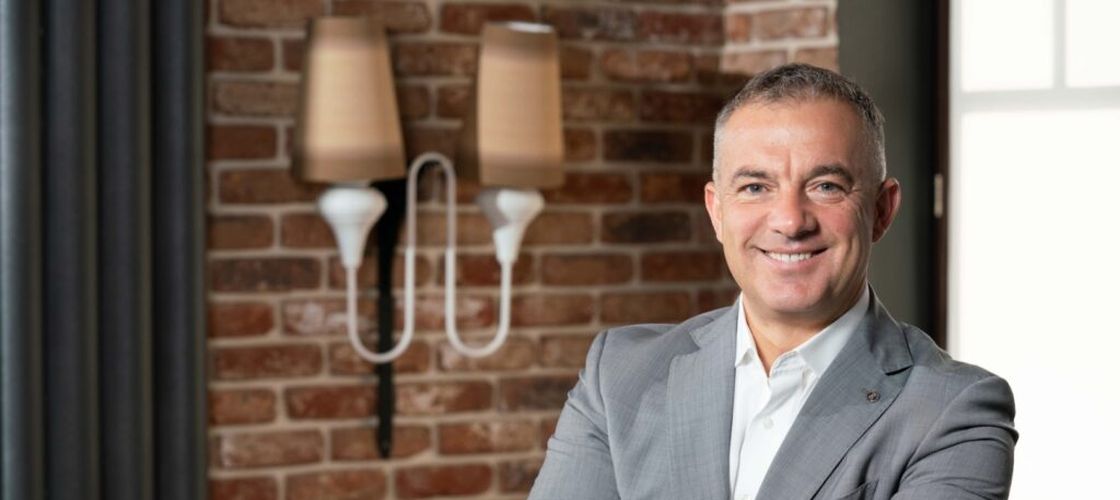 VIDEO | Daniel Mischie, CEO City Grill: „Bucureștiul nu are nevoie să copieze Viena. Farmecul lui stă în diversitate, în cafenele și în scena gastronomică” / „Oamenii vor să meargă într-un loc unde este viață, unde oamenii socializează, unde se pot bucura de experiență”