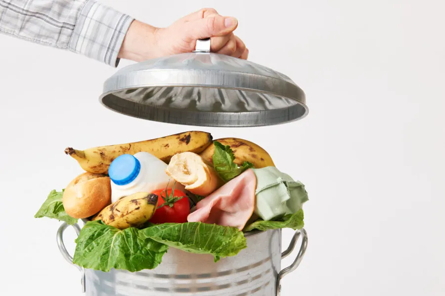 risipa-alimentară-legea-risipei-alimentare-legislație-alimentară-restaurante-românia-horeca-românia-retail-alimentar-industrie-alimentară-valentin-krancevik-valori-nutriționale-valori-nutriționale-meniuri-transparență-restaurante-ministerul-agriculturii-antreprenori-food-reducerea-risipei-alimentare-g4food