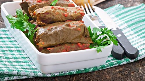 Dolma, mâncarea care a cucerit lumea / Povestea unui preparat născut în Imperiul Otoman și adoptat pe patru continente / În România se numesc sarmale și sunt considerate preparat tradițional