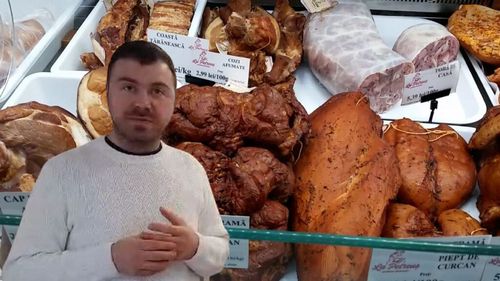 VIDEO I Preparate din carne fără aditivi, create de un tânăr inginer-antreprenor din Galați: „Încercăm să promovăm tot ce este local și românesc. Specialitățile noastre se odihnesc la condiment de la 3 la 7 zile”