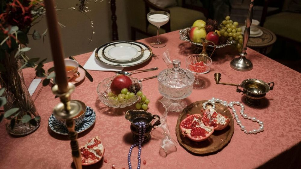 9 alimente norocoase, de mâncat în prima zi a Noului An/ Dacă vrei să-ți meargă bine în 2025, mănâncă porc, rodie, struguri, pește și multe alte alimente ce simbolizează abundența și bunăstarea