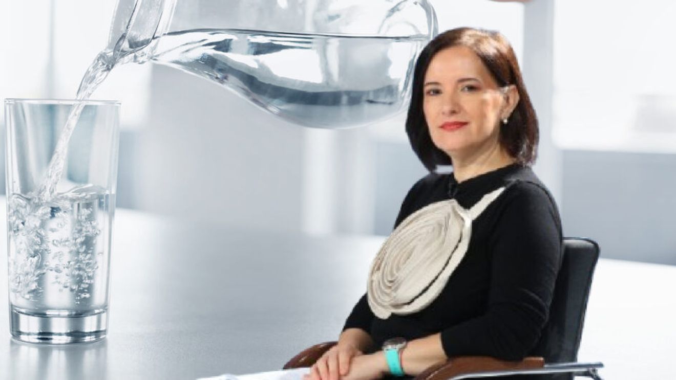 De ce uiți să bei apă și cum poți transforma hidratarea într-un obicei. Nutriționistul Tania Fântână: „Nu trebuie să bei doi litri dintr-o dată” / Ce se întâmplă în organism când nu bei suficientă apă