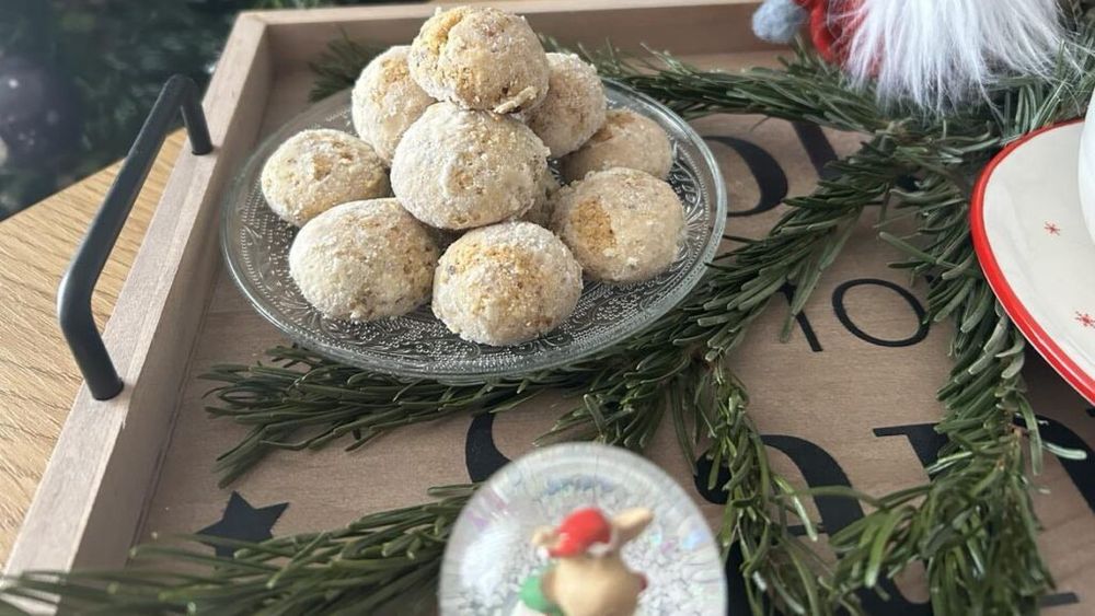 Ceva dulce | Bulgărași cu nucă – desertul simplu și delicios care îți aduce aminte de copilărie (VIDEO)