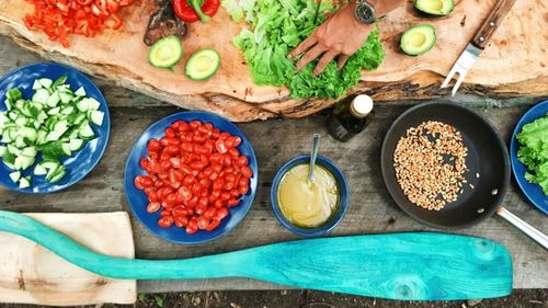 Cottage Cheese, murăturile și pasta „miso”, în topul tendințelor alimentare ale generațiilor Alpha și Z în 2025 / „Aceste tendințe reflectă o schimbare către experiențe culinare mai personalizate, mai globale și mai orientate spre sănătate”