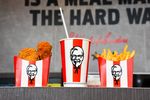 KFC renunță la Pepsi după aproape 40 de ani și trece la Coca-Cola în restaurantele din SUA