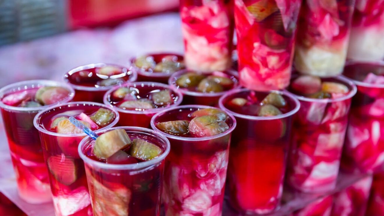 Turșu suyu, sucul turcesc de murături care vindecă mahmureala / Remediul preferat al turcilor pentru starea de rău de după o petrecere are și efect probiotic