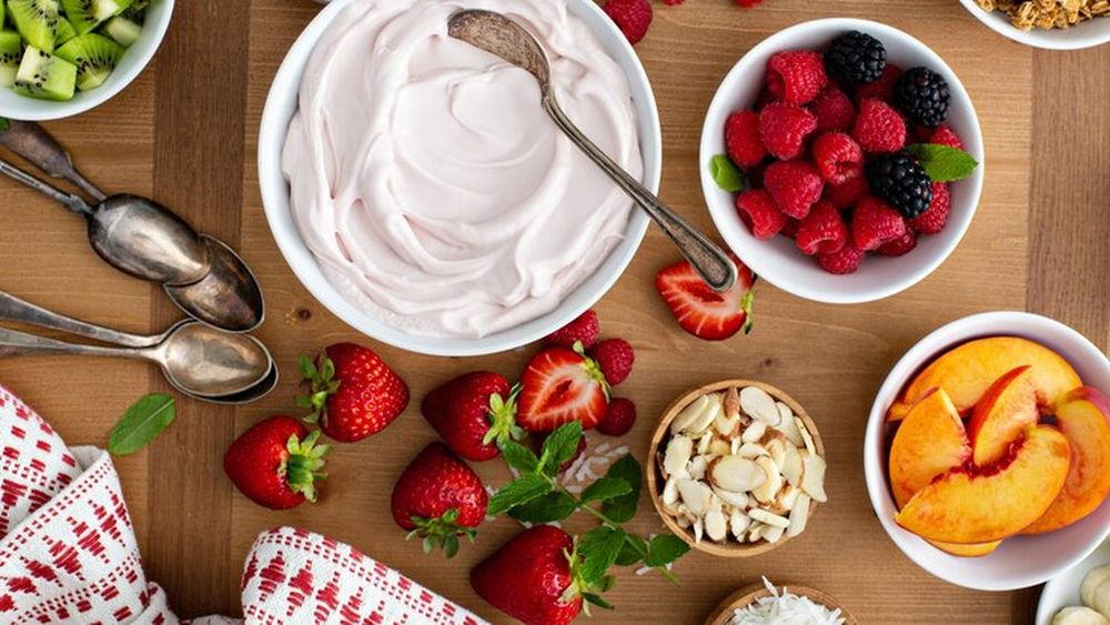 Un iaurt pe zi face minuni pentru digestie/ Specialist în nutrigenetică: Kombucha poate înlocui berea