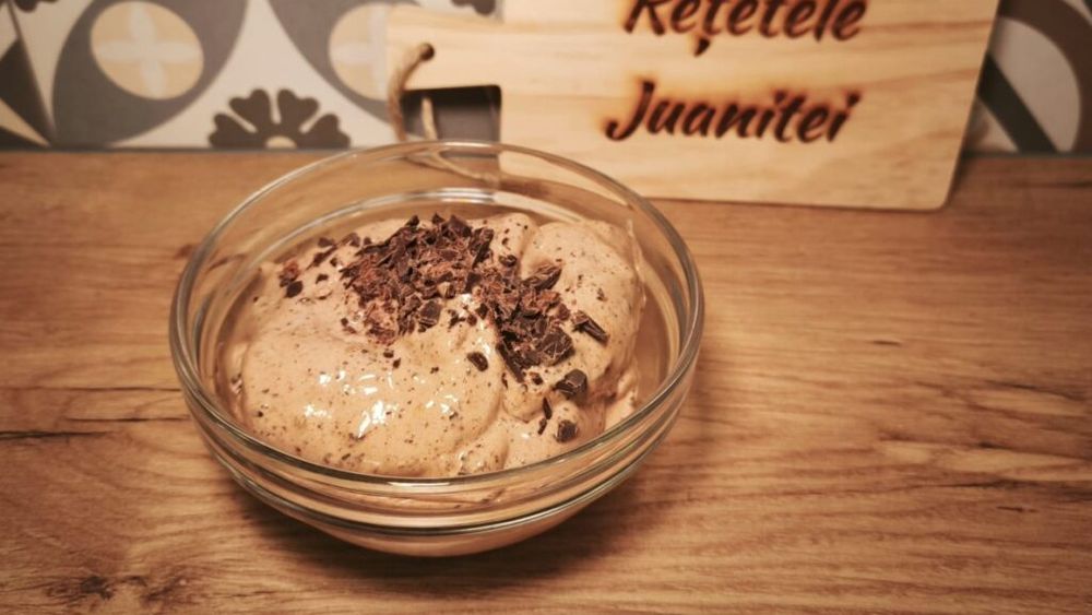 Înghețată din banane și ciocolată / Fără zahăr adăugat, se pregătește în casă ușor și repede/ Îi poți pune și puțină cafea instant pentru o variație de gust
