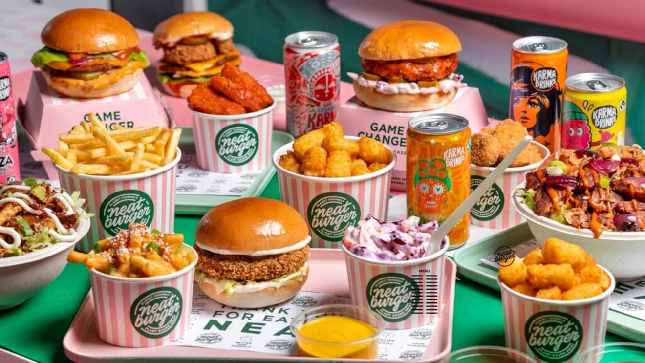 Lanțul de fast food cu burgeri vegani susținut de Leonardo DiCaprio și Lewis Hamilton a dat faliment, în condițiile unei piețe imprevizibile și a modificării preferințelor de consum