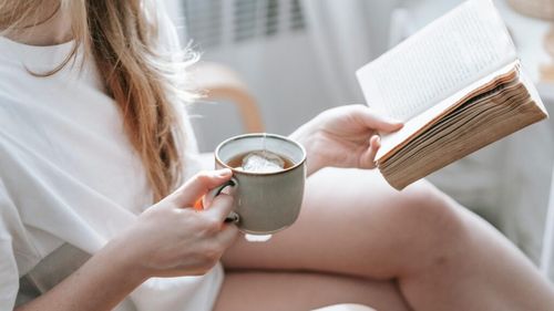 Pliculețele de ceai eliberează milioane de particule de microplastic în timpul utilizării/ Cum sunt absorbite acestea în organismul uman și cu ce consecințe