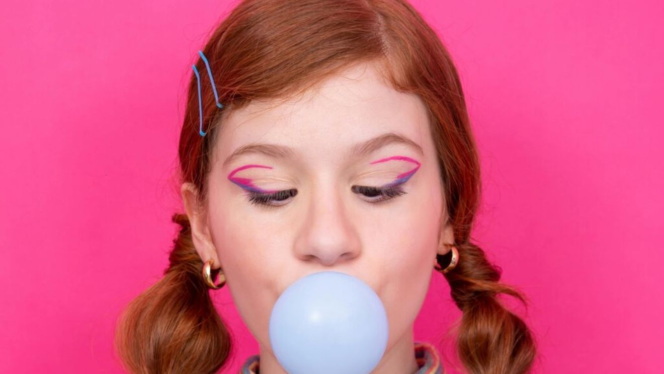 Te-ai gândit vreodată că mestecatul unei gume ți-ar putea calma arsurile la stomac în doar câteva minute? / Un gastroenterolog explică în ce mod acest remediu, dar și mersul pe jos, pot ameliora refluxul acid