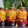 Fructul rar din Dobrogea care seamănă cu mărul și curmalul. Călugărul bucătar de la Mănăstirea Dervent: „Când se coace și se zbârcește, devine dulce” / Cum se face compotul de jujube