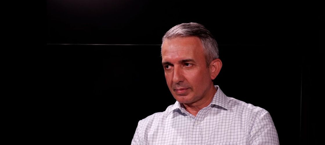 VIDEO | Mâncatul compulsiv nu se „repară” prin înfometare sau sport excesiv. Dr. Ion Niculăescu: „Diferența dintre alimentația compulsivă și bulimia nervoasă este importantă. Ambele pot include episoade cu pierderea controlului”