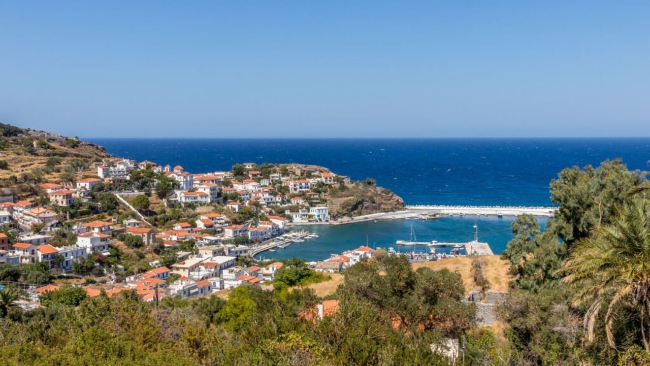 Insula grecească unde aproape că nu sunt cazuri de demență  / Dieta pe care o urmează locatarii de aici și două băuturi specifice au o importanță aparte