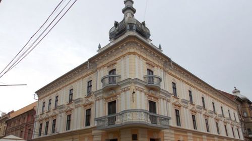 De Ziua Unirii Principatelor Române, vor fi depuse jerbe de flori la efigia domnitorului A.I. Cuza, de pe clădirea fostului han „La Trompetist” din Timişoara, unde acesta a înnoptat în martie 1866, în drumul spre exil, după abdicare