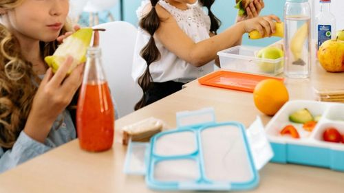 Sector 6: Banca de Alimente a început să livreze mâncare caldă pentru elevii de la „Şcoala după şcoală”