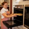 13 greșeli care pot strica mâncarea pregătită în cuptorul cu convecție / Temperatura și timpul trebuie adaptate