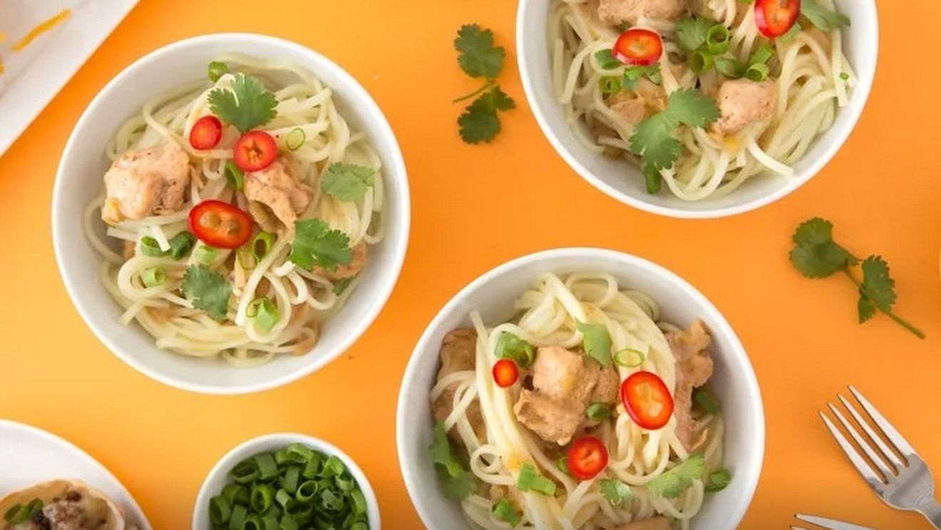 Rubarbăr fierbinte și acră cu pui / Această rețetă are o combinație atât de uimitoare de arome