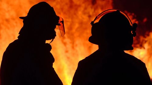 Incendiu la o hală de depozitare a cerealelor din Satu Mare / Peste 50 de tone de cereale și mai multe utilaje au fost distruse