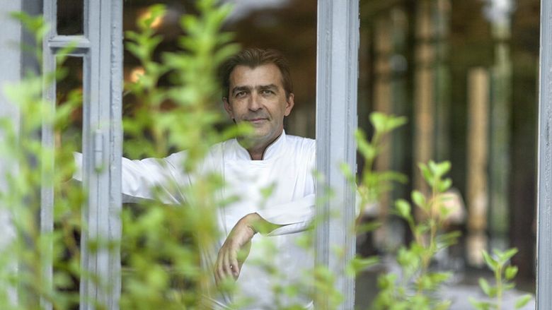 Cine este cheful francez cu 18 stele Michelin, celebru în lumea gastronomiei, dar aproape necunoscut în afara Franței / Este apreciat mai ales pentru modul în care a reinterpretat sosurile franceze clasice