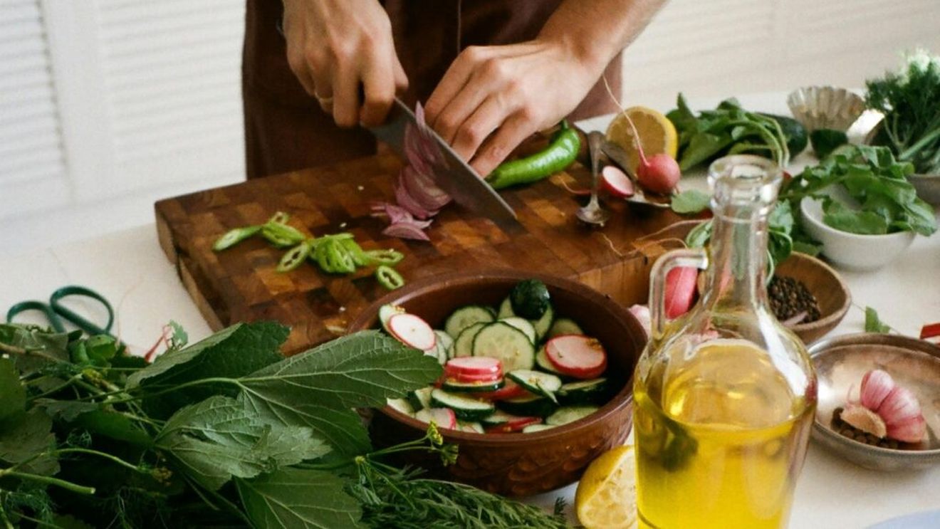 Vrei să fii sănătos și la 70 de ani? / Un nou studiu arată cât de importantă este dieta pentru a înainta în vârstă fără probleme de sănătate 