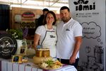 VIDEO | Bömbi, brandul de lactate premium din Tușnad, ajuns pe podiumul mondial al bânzeturilor: „Ferma nu este doar un loc de muncă, ci modul nostru de viață”